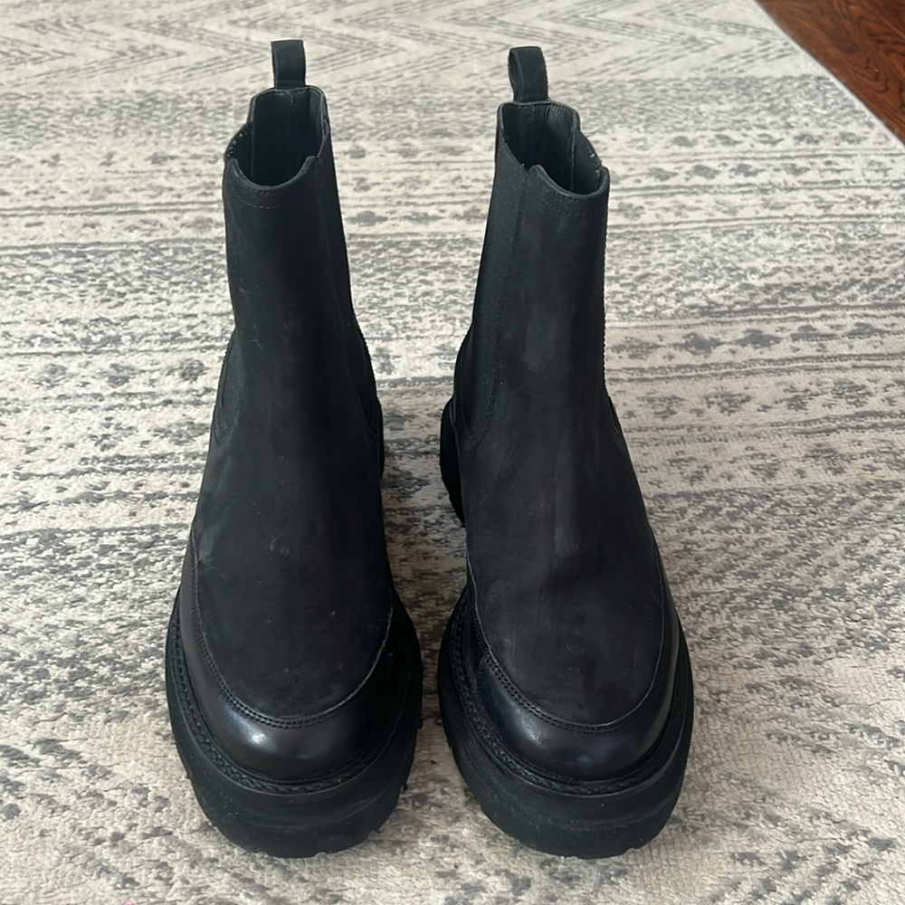 Seychelles Savor the Moment Chelsea Boot (Women)- 10